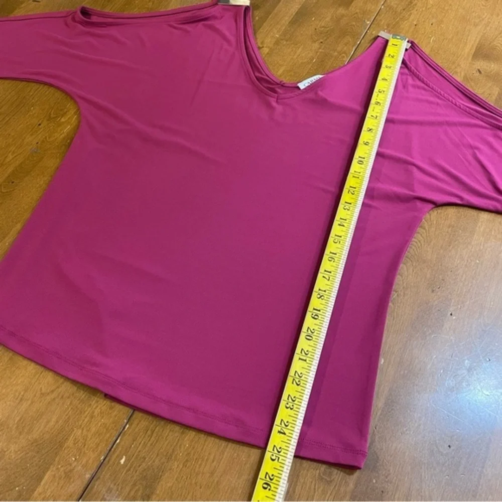 Carmen Raspberry Purple V Neck Cold Shoulder Hardware‎ Shirt Top Blouse Sz M - Picture 8 of 8